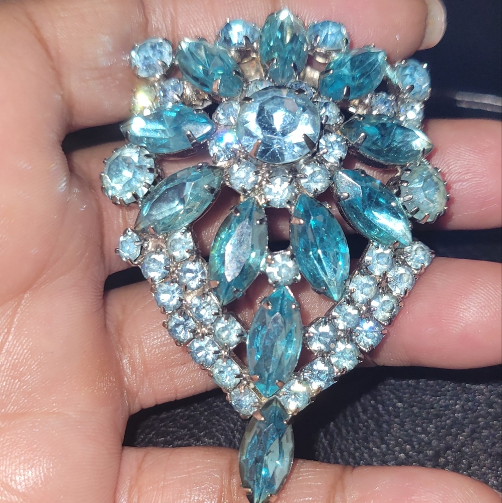 Stunning Kandell & Marcus NY Aquamarine Rhinestone Brooch Signed